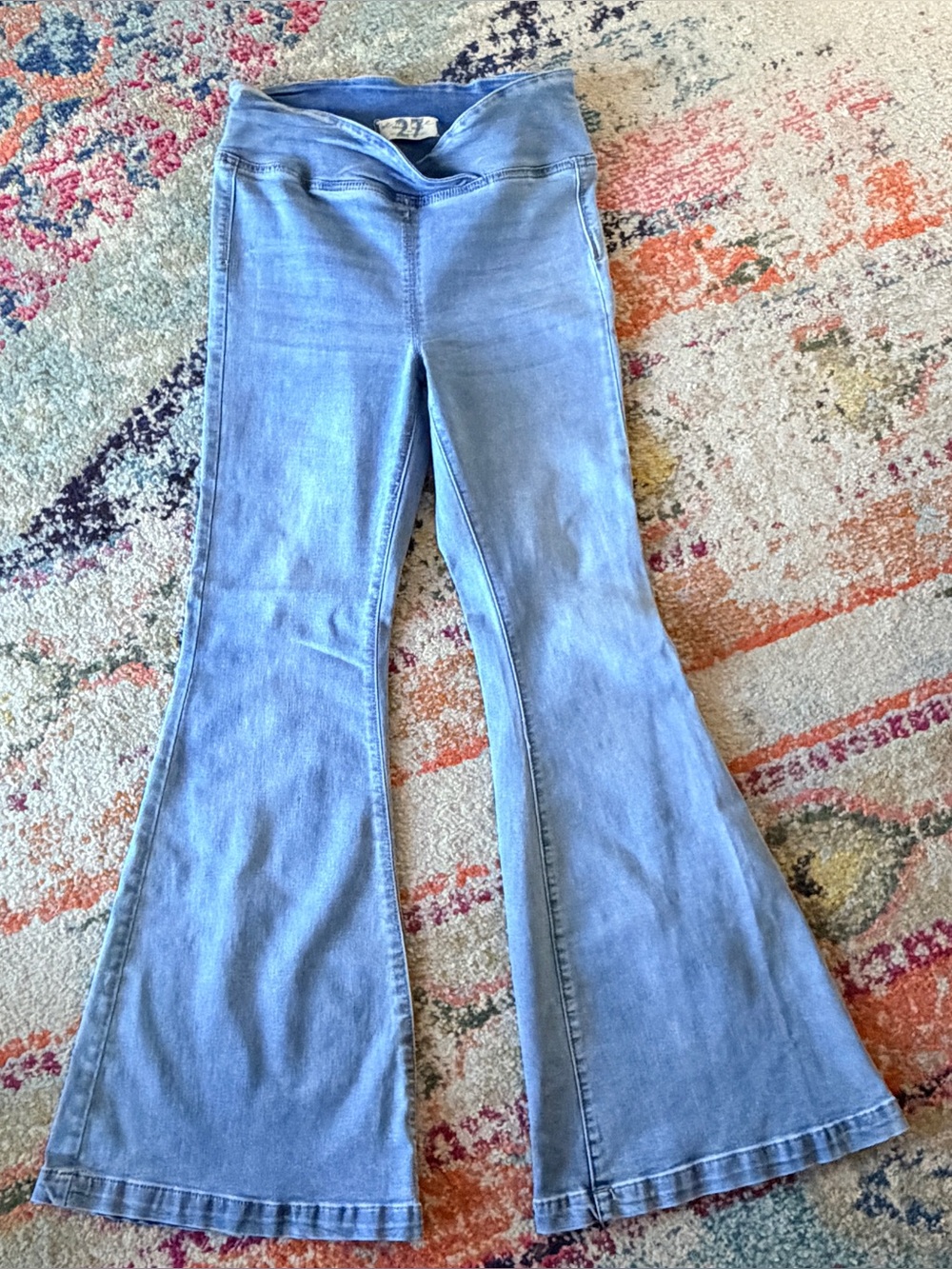 We The Free Venice Beach Pull-On V-Waist Flare Jeans (Women’s 27)